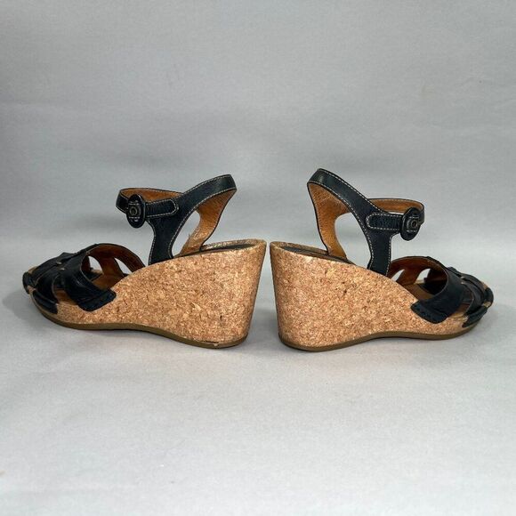 Clarks Artisan Sandals Women's Size 6 Black Leather Strappy Cork Wedge Heels - Picture 6 of 12